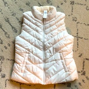 New White Gap Puffer Vest, Size Medium